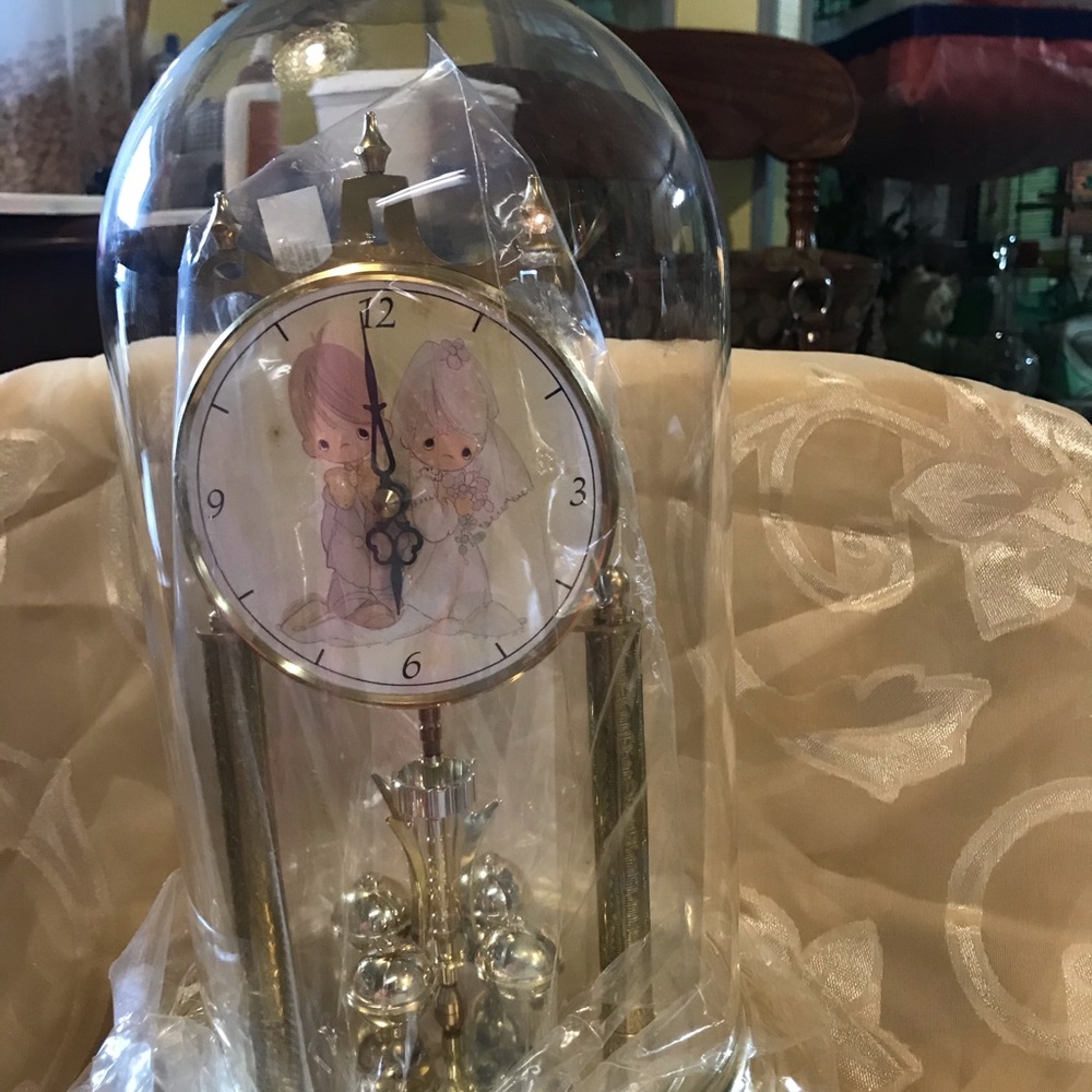 Precious Moments Anniversary clock wedding couple